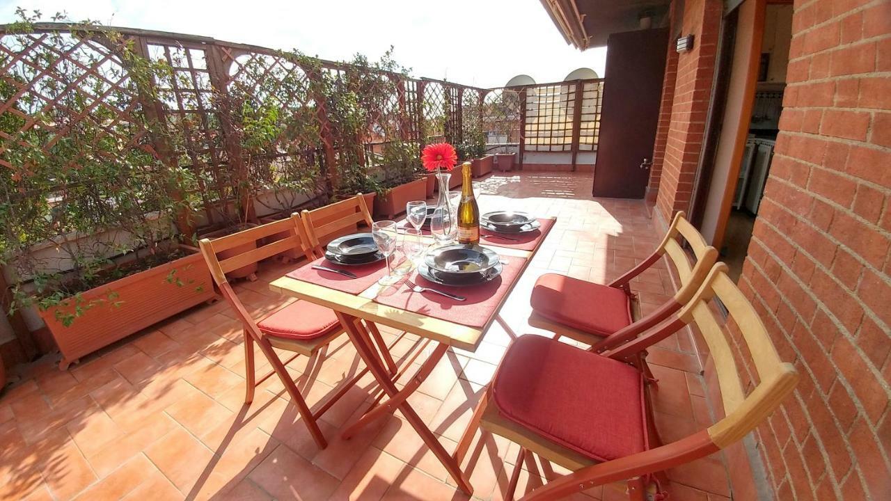 Terrace22 - Delizioso Attico Ben Collegato Daire Roma Dış mekan fotoğraf